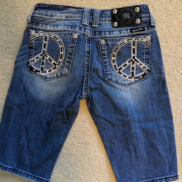 Miss Me Jean Shorts - Picture 2 of 3